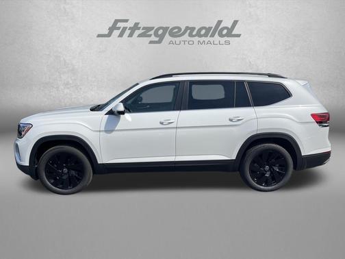 Opal White Pearl 2026 Volkswagen Atlas 2.0T SE w/Technology 4MOTION