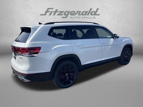 Opal White Pearl 2026 Volkswagen Atlas 2.0T SE w/Technology 4MOTION