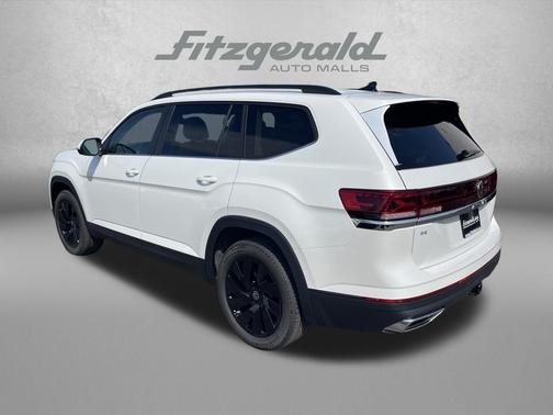 Opal White Pearl 2026 Volkswagen Atlas 2.0T SE w/Technology 4MOTION