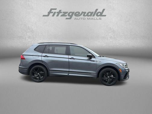 Platinum Gray Metallic 2024 Volkswagen Tiguan 2.0T SE R-Line Black