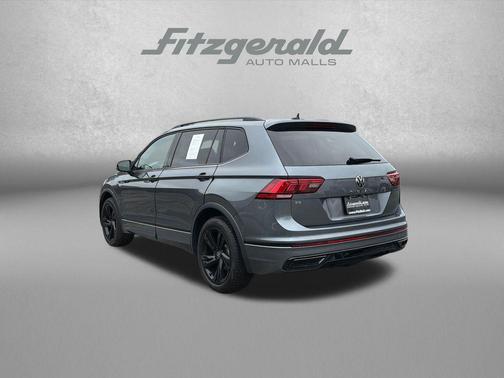 Platinum Gray Metallic 2024 Volkswagen Tiguan 2.0T SE R-Line Black