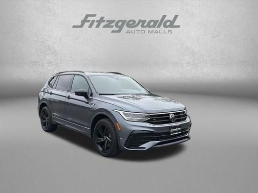 Platinum Gray Metallic 2024 Volkswagen Tiguan 2.0T SE R-Line Black