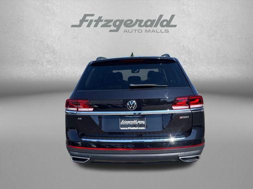 Deep Black Pearl 2022 Volkswagen Atlas 2.0T SE