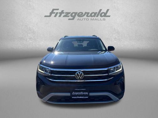 Deep Black Pearl 2022 Volkswagen Atlas 2.0T SE