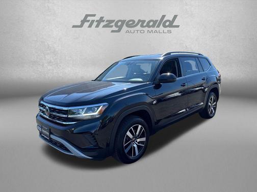 Deep Black Pearl 2022 Volkswagen Atlas 2.0T SE