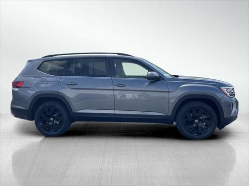 2025 Volkswagen Atlas 2.0T SE w/Technology 4MOTION