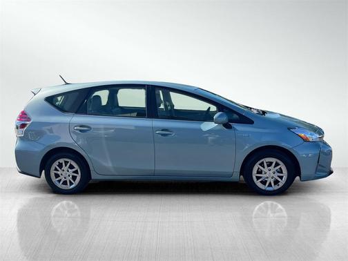 2017 Toyota Prius v Four