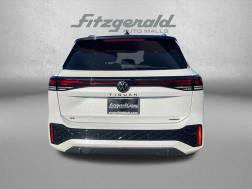 2026 Volkswagen Tiguan 2.0T SE R-Line Black 4MOTION