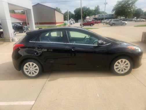 Black Noir Pearl 2016 Hyundai Elantra GT Base