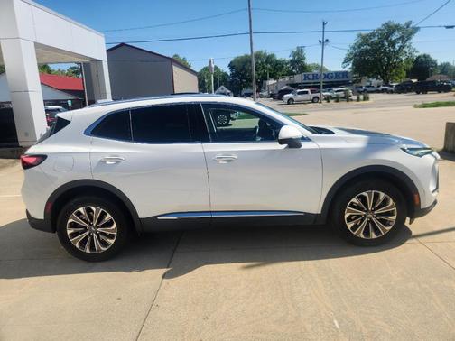 Summit White 2025 Buick Envision Preferred