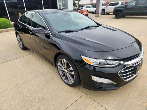 Mosaic Black Metallic 2023 Chevrolet Malibu 2LT