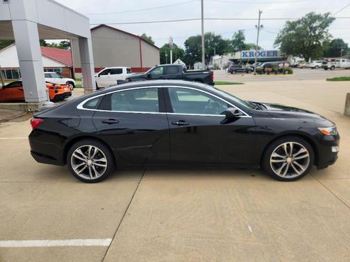 Mosaic Black Metallic 2023 Chevrolet Malibu 2LT