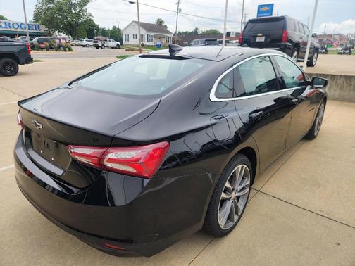 Mosaic Black Metallic 2023 Chevrolet Malibu 2LT