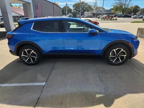 2026 Chevrolet Equinox EV LT 2