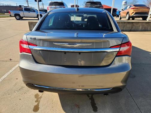 2013 Chrysler 200 Limited