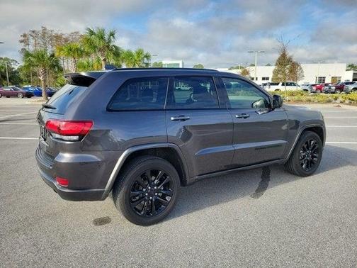 Photo 5 of 25 of 2020 Jeep Grand Cherokee Altitude