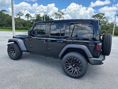 2022 Jeep Wrangler Unlimited Sport