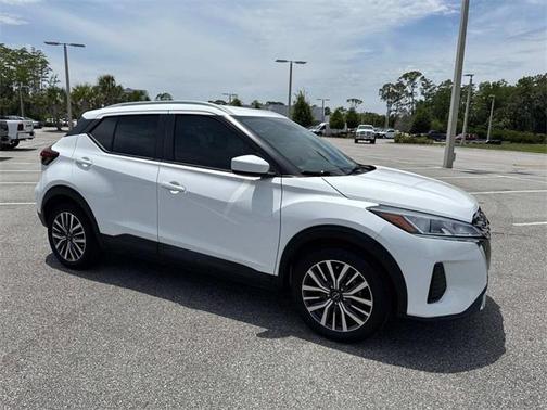 2022 Nissan Kicks SV