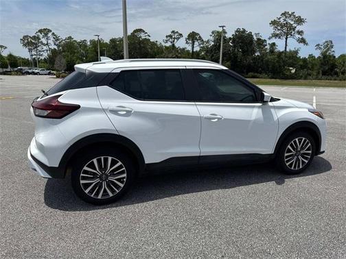 2022 Nissan Kicks SV