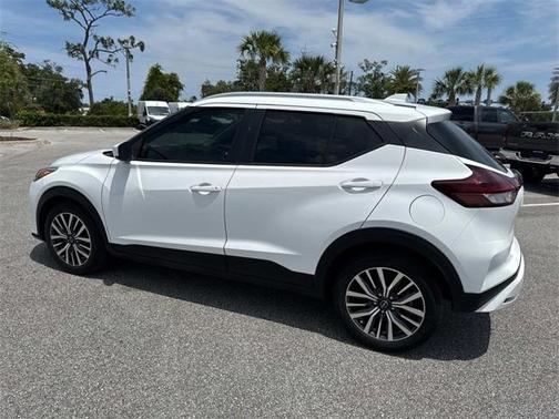 2022 Nissan Kicks SV