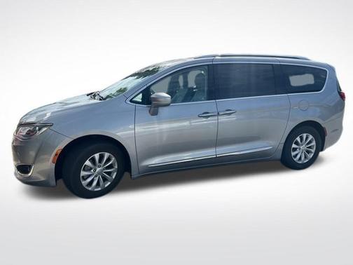 2018 Chrysler Pacifica Touring-L