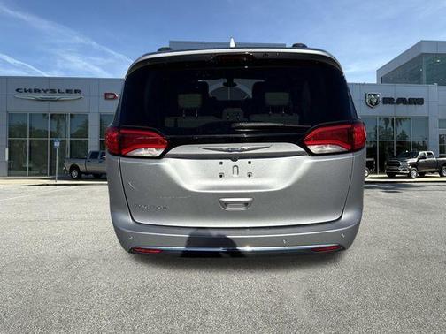 2018 Chrysler Pacifica Touring-L