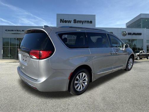 2018 Chrysler Pacifica Touring-L