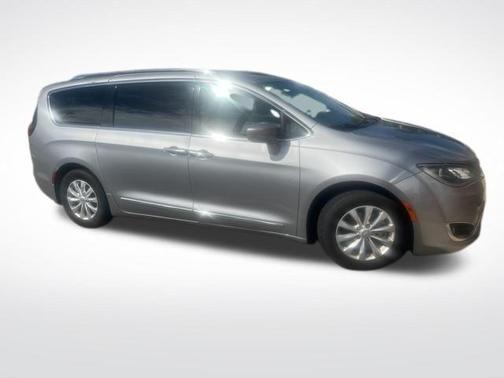 2018 Chrysler Pacifica Touring-L