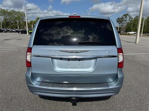 2013 Chrysler Town & Country Touring