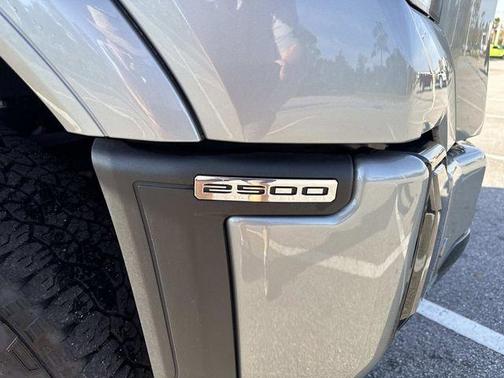 2024 GMC Sierra 2500 AT4