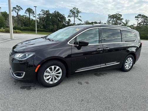 2018 Chrysler Pacifica Touring-L Plus