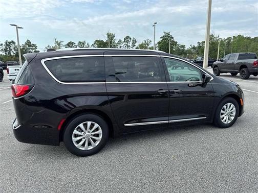 2018 Chrysler Pacifica Touring-L Plus