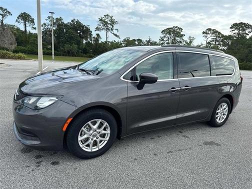 2021 Chrysler Voyager LXI