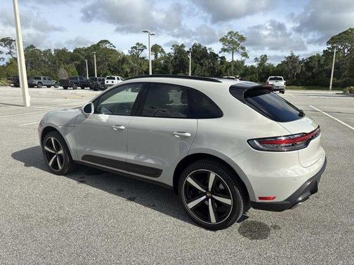 2024 Porsche Macan Base