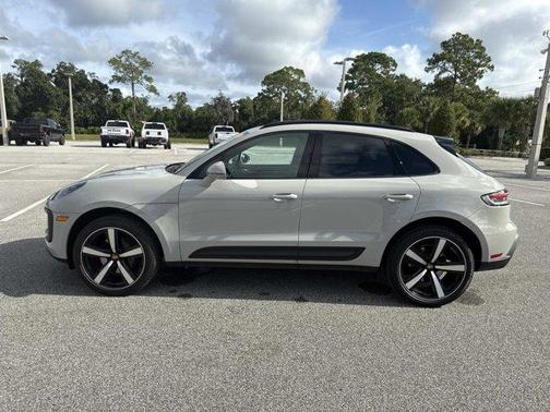 2024 Porsche Macan Base