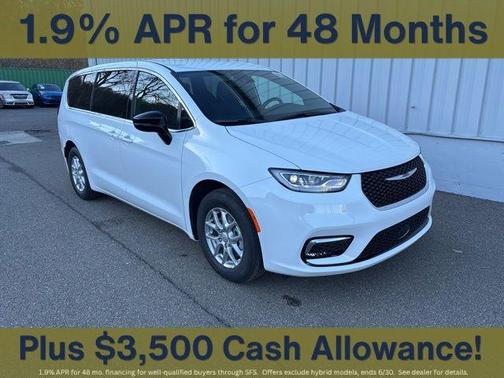 Bright White Clearcoat 2026 Chrysler Pacifica Select