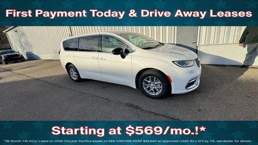 Bright White Clearcoat 2026 Chrysler Pacifica Select