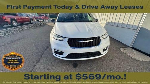 Bright White Clearcoat 2026 Chrysler Pacifica Select