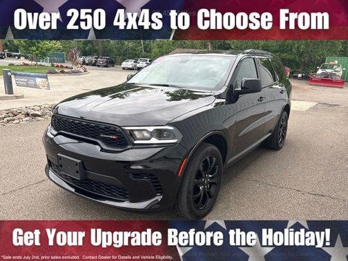 DB Black Crystal Clearcoat 2023 Dodge Durango GT
