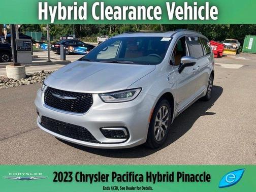 Silver Mist Clearcoat 2023 Chrysler Pacifica Hybrid Pinnacle