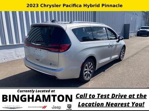Silver Mist Clearcoat 2023 Chrysler Pacifica Hybrid Pinnacle