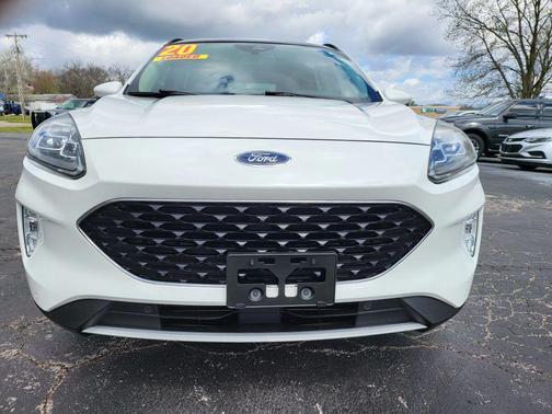 Pearl 2020 Ford Escape Titanium