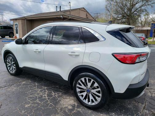 Pearl 2020 Ford Escape Titanium