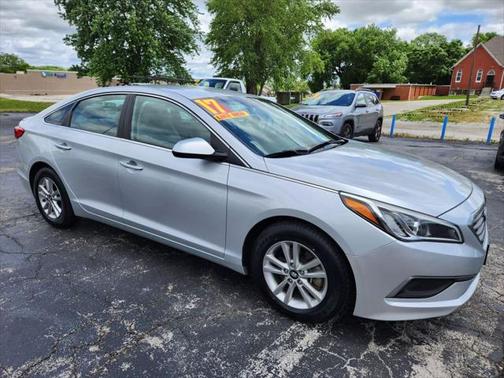 2017 Hyundai SONATA SE