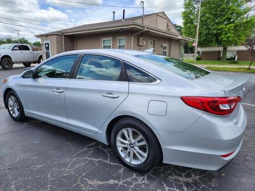 2017 Hyundai SONATA SE