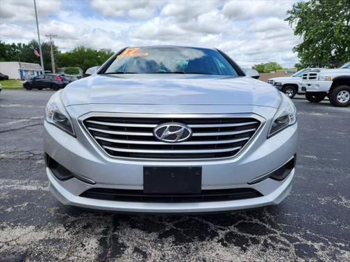 2017 Hyundai SONATA SE
