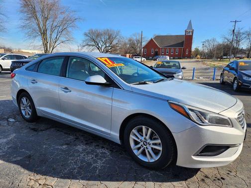 2017 Hyundai SONATA SE