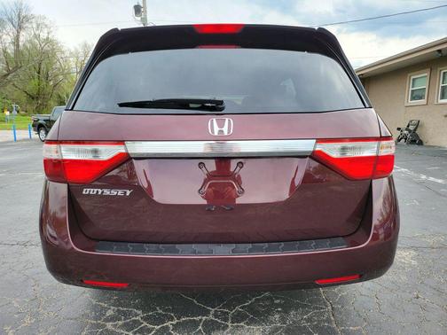 Burgundy 2011 Honda Odyssey LX