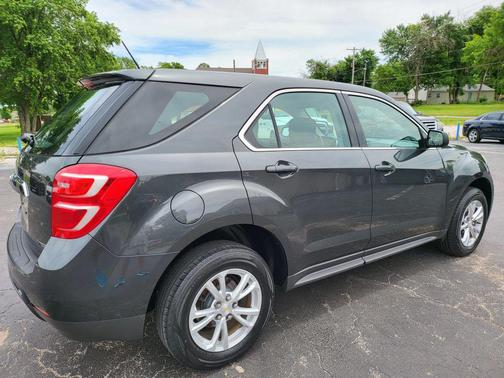 Grey 2017 Chevrolet Equinox LS