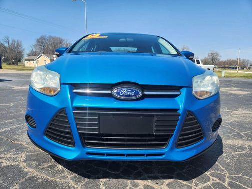 Bkue 2013 Ford Focus SE